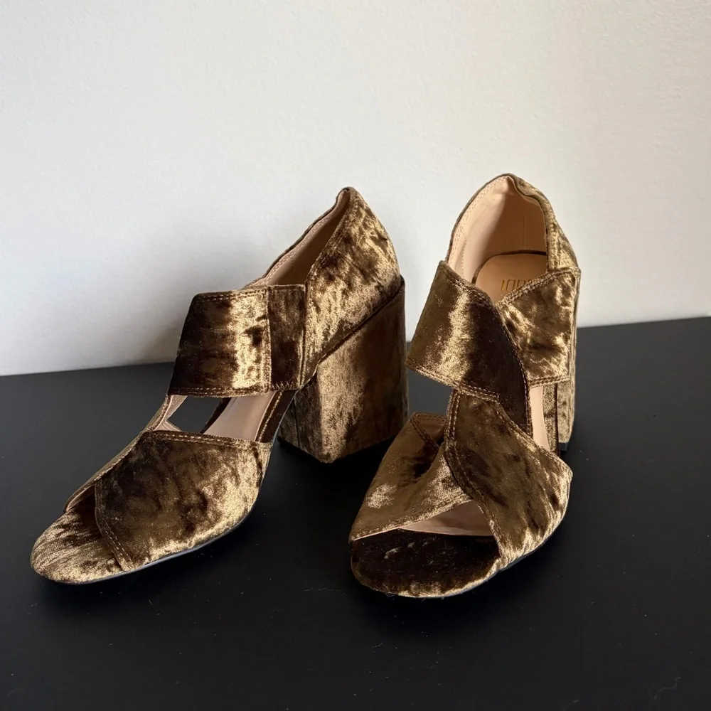 Cabi - Suede Wedges